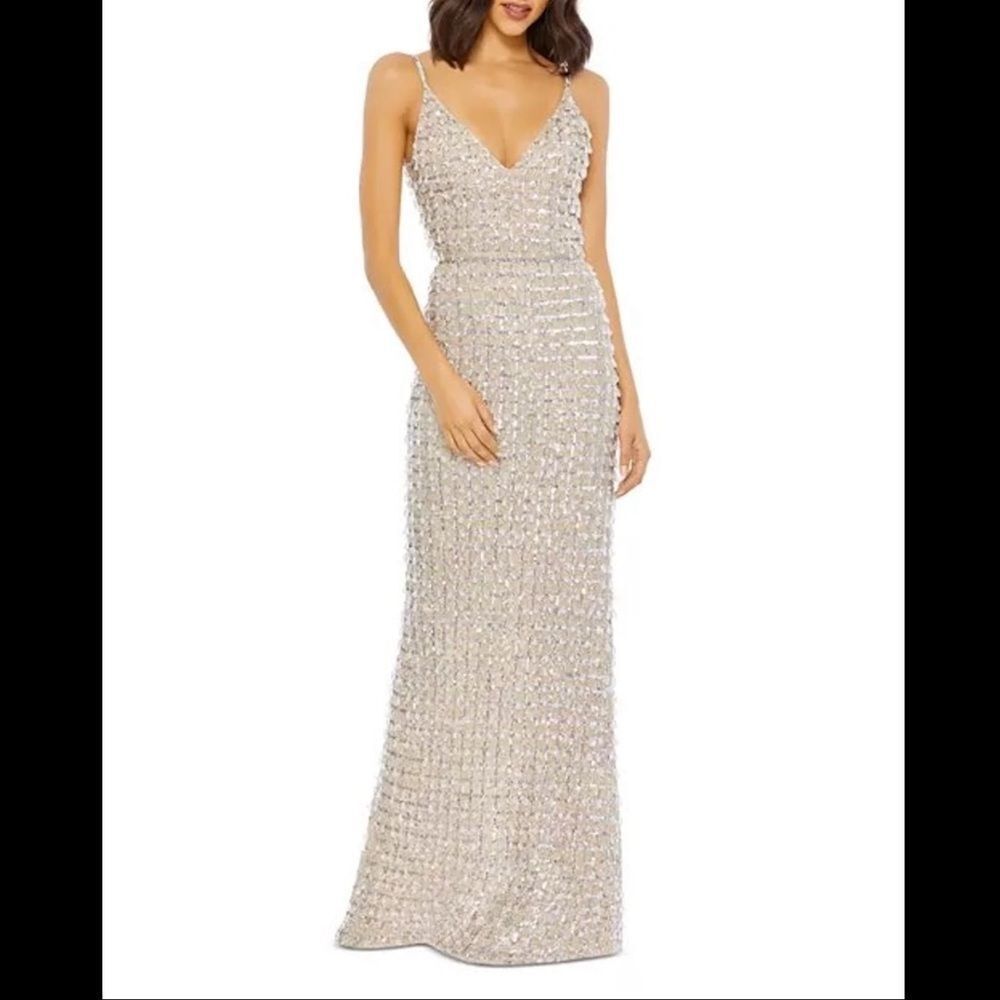 MAC DUGGAL GEOMETRIC EMBELLISHED CRYSTAL DROP V-NECK GOWN SZ 2 $598 - Picture 1 of 9